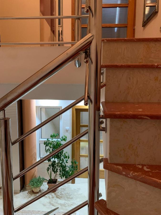 Guest House Nuhii Ulcinj Buitenkant foto